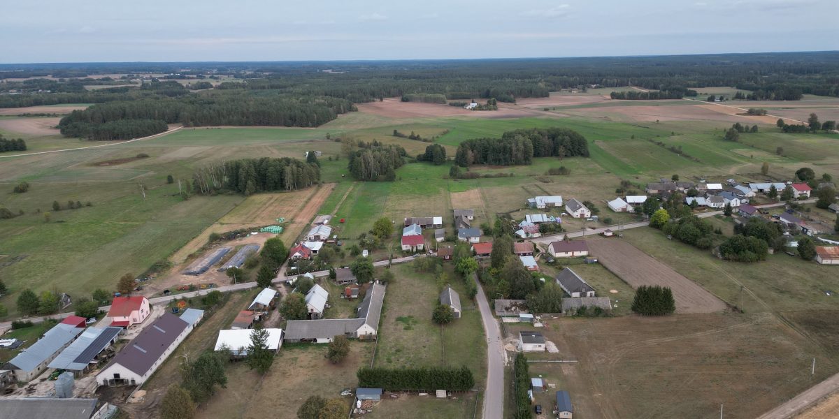 usługi dronem w Sokółce - realizacja okolicznej wioski ujętej z lotu ptaka